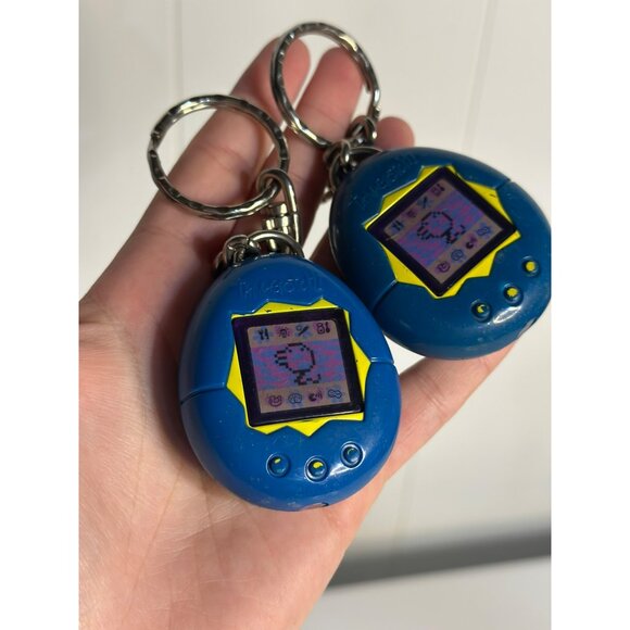 VTG 1997 McDonald’s Tamagotchi Blue Keychain Toy | Retro Pet Set-of-2 - Picture 2 of 4